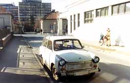 Tbb mint kt hete vrja gazdjt a Trabant a Petfi utcban.