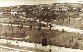 A Rzsa liget (ma Bke liget) az Erzsbet kirlyn (ma Kosztolnyi) t mellett, teleptsnek els vben, 1929-ben.