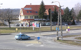 Rgi vgy a Balatoni, Cscsi s Bozsoki utak keresztezdsben egy krforgalom.