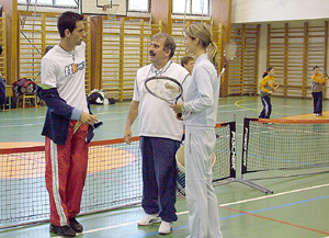 Bardczky Kornl s Mandula Petra Keller Lszl (kzpen) trsasgban.