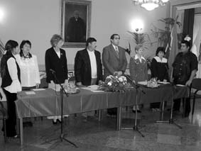 Eskt tesznek a CK kpviseli.
