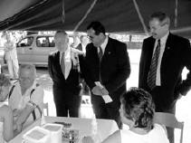 George H. Walter, Mohcsi Jzsef s Antonio de Blasio a vrvtelt is megtekintette.