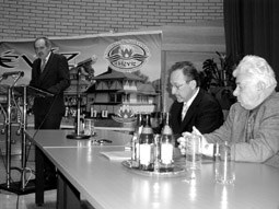 A szervezet mentes a politikai befolystl.