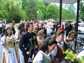 �tra keltek a v�gz�s�k.