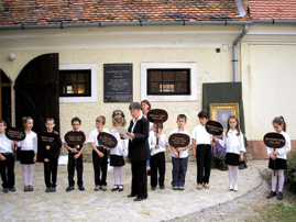 A Festetics-eml�k�v programsorozat�ba a gyerekek is bekapcsol�dtak.