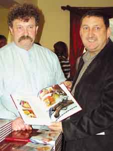 A knyv szerzi.