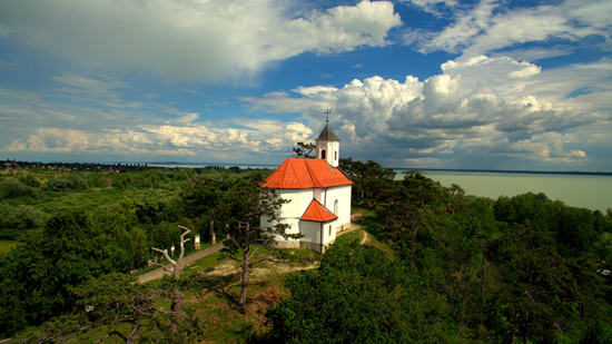 A Szent Mih�ly-k�polna